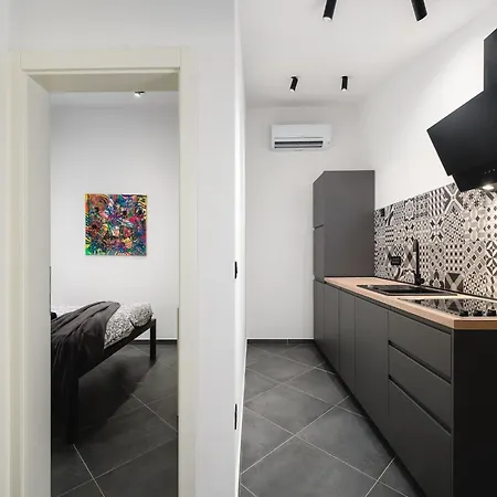 Urban Black Apartment Poreč