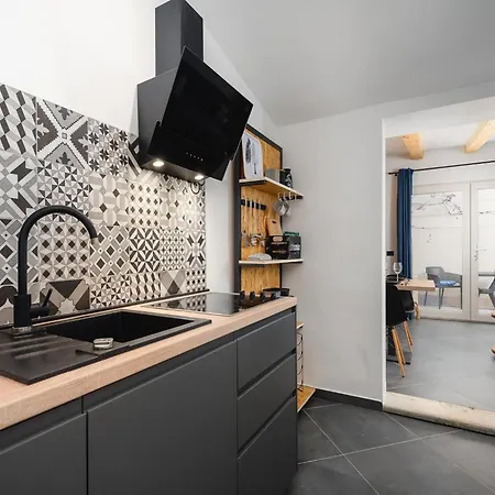 Apartment Urban Black Porec